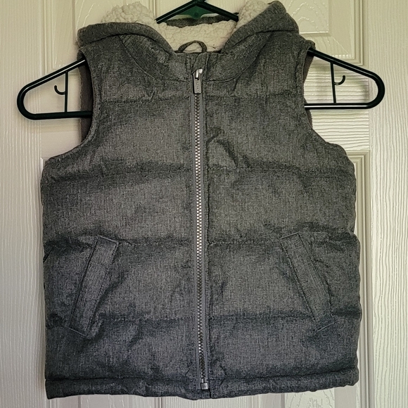 Old Navy Child's Puffer Vest - Gray, Sz 4T - Like New - Picture 5 of 7